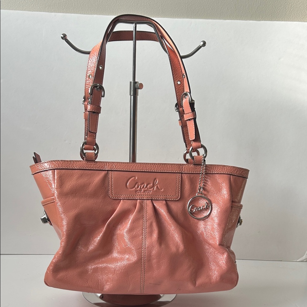 Coach Coral Patent Leather Tote Shoulder Bag Resort Boho Spring is here!